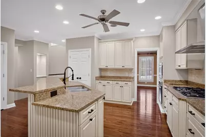 402 Georgetowne Ct, Pine Township, PA 15090 - Photo 15