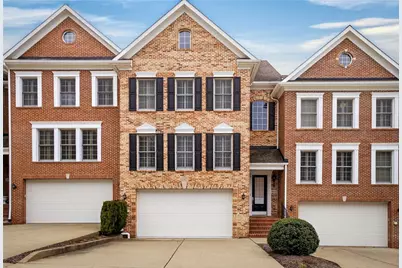 402 Georgetowne Ct, Pine Township, PA 15090 - Photo 1