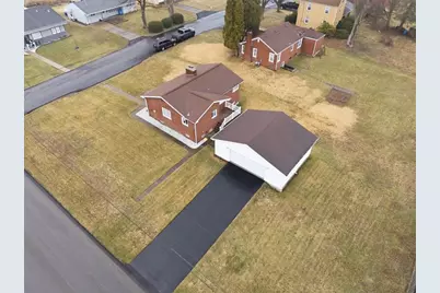 2039 Circle Drive+3 Car Garage, Hopewell Township, PA 15001 - Photo 3