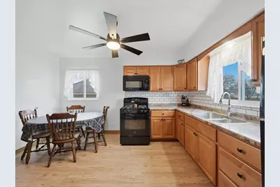 2039 Circle Drive+3 Car Garage, Hopewell Township, PA 15001 - Photo 13