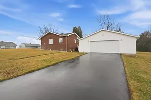 2039 Circle Drive+3 Car Garage, Hopewell Township, PA 15001 - Photo 5