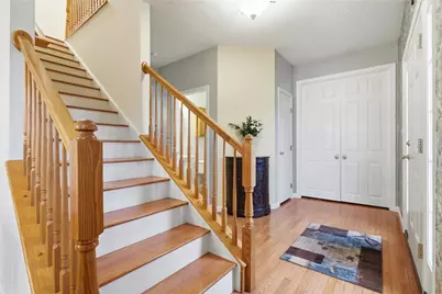 310 Village Dr, Adams Township, PA 16046 - Photo 9