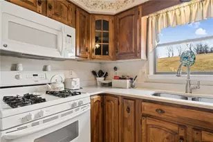 113 Skyview Dr, Penn Twp, PA 15644 - Photo 11