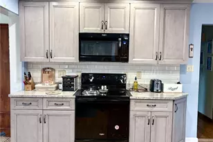 132 Penhurst Dr, Wilkins Township, PA 15235 - Photo 11