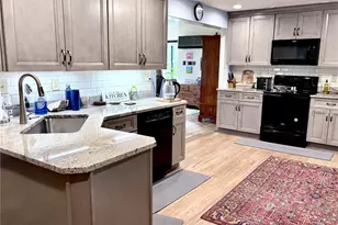 132 Penhurst Dr, Wilkins Township, PA 15235 - Photo 9