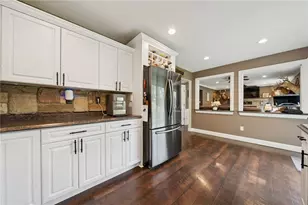 837 Magnolia Ln, Hempfield Township, PA 15639 - Photo 9