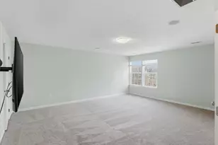 1885 Pioneer Dr, Pittsburgh, PA 15143 - Photo 17