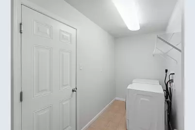 1885 Pioneer Dr, Pittsburgh, PA 15143 - Photo 15