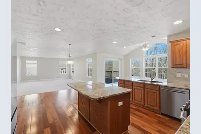 1885 Pioneer Dr, Pittsburgh, PA 15143 - Photo 7