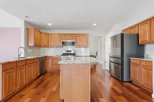 1885 Pioneer Dr, Pittsburgh, PA 15143 - Photo 9