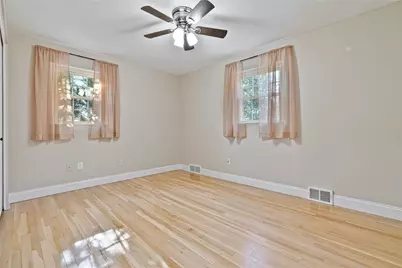 688 Carnival Dr, Pittsburgh, PA 15239 - Photo 19