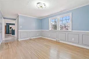 688 Carnival Dr, Pittsburgh, PA 15239 - Photo 7