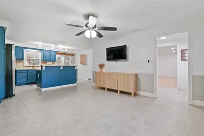 688 Carnival Dr, Pittsburgh, PA 15239 - Photo 3