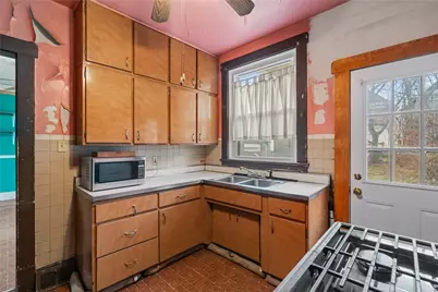 5825 Douglas St, Pittsburgh, PA 15217 - Photo 9