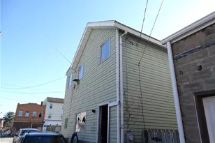 113 Clay Way, McKees Rocks, PA 15136 - Photo 1