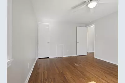 1002 S Greenlawn Dr, Pittsburgh, PA 15216 - Photo 17