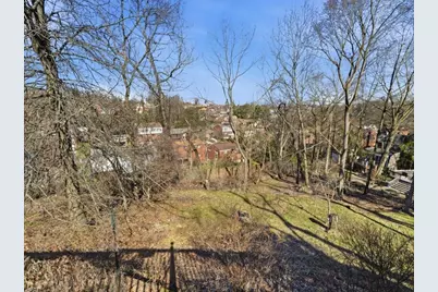 1002 S Greenlawn Dr, Pittsburgh, PA 15216 - Photo 37