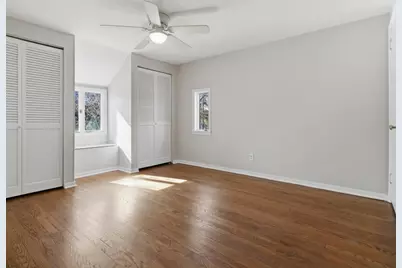 1002 S Greenlawn Dr, Pittsburgh, PA 15216 - Photo 15