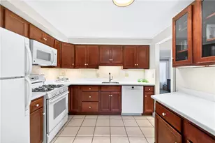 504 Cherry Ct, Ross Twp, PA 15237 - Photo 5