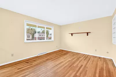 112 Kollar Dr, Liberty Boro, PA 15133 - Photo 5