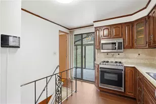 4782 Barone Dr, Pittsburgh, PA 15227 - Photo 9