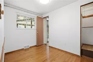 4782 Barone Dr, Pittsburgh, PA 15227 - Photo 15