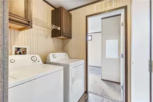 204 Castle Rd, Canton Township, PA 15301 - Photo 19