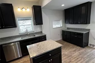 2604 Burham St, Pittsburgh, PA 15203 - Photo 9