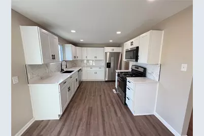 329 Golden Gate Dr., Verona, PA 15147 - Photo 3