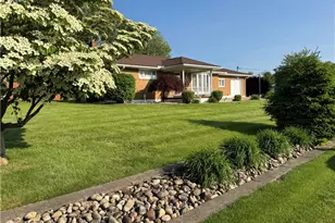 2122 Elizabeth Ct, Murrysville, PA 15632 - Photo 3