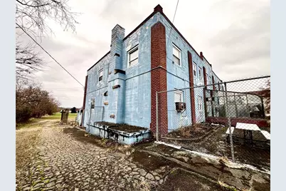 697 Vanderbilt Rd, Connellsville, PA 15425 - Photo 3