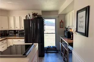 259 Carey Ln, Derry Township, PA 15658 - Photo 17