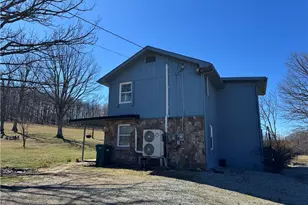 259 Carey Ln, Derry Township, PA 15658 - Photo 5