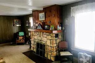 302 E Church St, Clay Township, PA 16061 - Photo 13