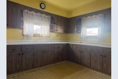 211 S Allen Ave, Donora, PA 15033 - Photo 3