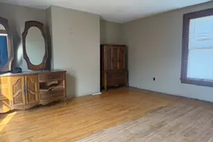 211 S Allen Ave, Donora, PA 15033 - Photo 9