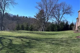 2544 Edgewood Dr, Pittsburgh, PA 15241 - Photo 1