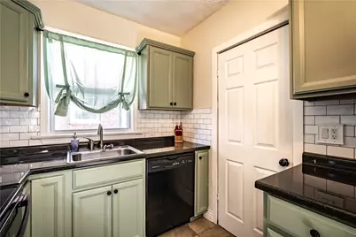 1502 Delaware Avenue, New Castle, PA 16105 - Photo 13