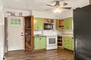 517 Pine St, Mount Pleasant Township, PA 15666 - Photo 3