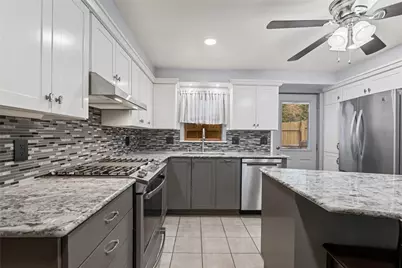 1615 Wicklines Ln, Pittsburgh, PA 15212 - Photo 3