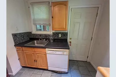 2050 Laketon Rd, Pittsburgh, PA 15221 - Photo 5