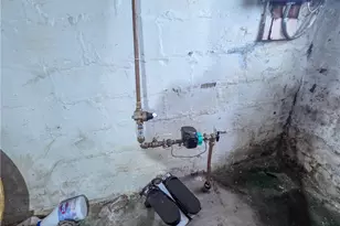 2050 Laketon Rd, Pittsburgh, PA 15221 - Photo 23