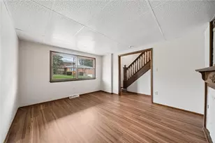 504 Fair Oaks St, Stowe Township, PA 15136 - Photo 7