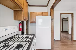 504 Fair Oaks St, Stowe Township, PA 15136 - Photo 13