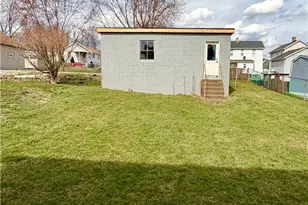 22 Fairview St, North Union Township, PA 15401 - Photo 3