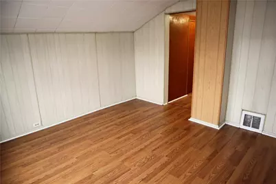 506 Lewis Ave, Jeannette, PA 15644 - Photo 13