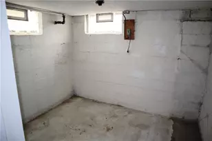 506 Lewis Ave, Jeannette, PA 15644 - Photo 21