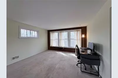 562 Firethorne Dr, Monroeville, PA 15146 - Photo 9