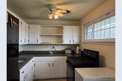 562 Firethorne Dr, Monroeville, PA 15146 - Photo 5