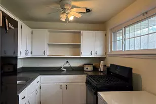 562 Firethorne Dr, Monroeville, PA 15146 - Photo 5